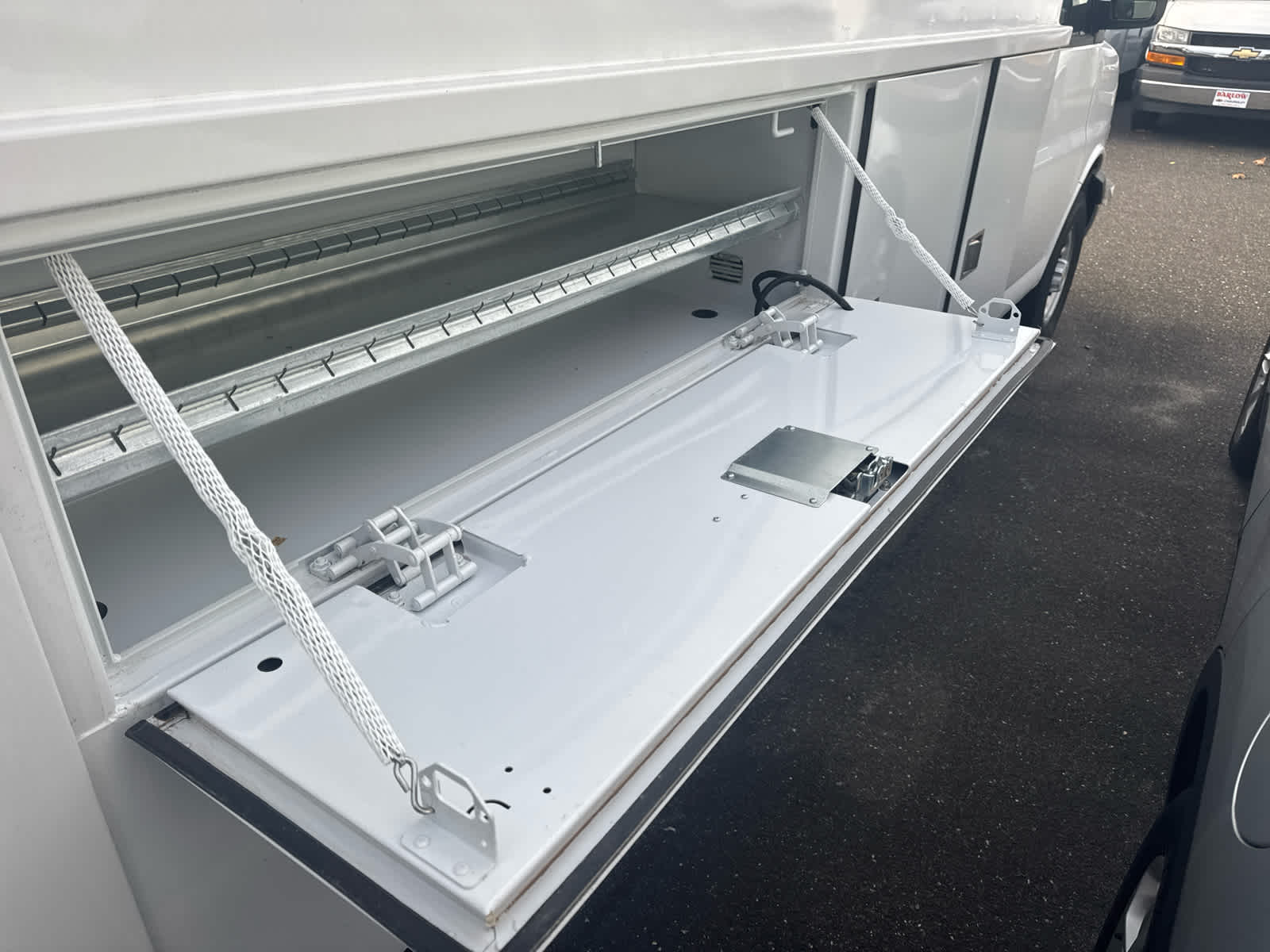 2025 Chevrolet Express Cutaway 3500 1WT