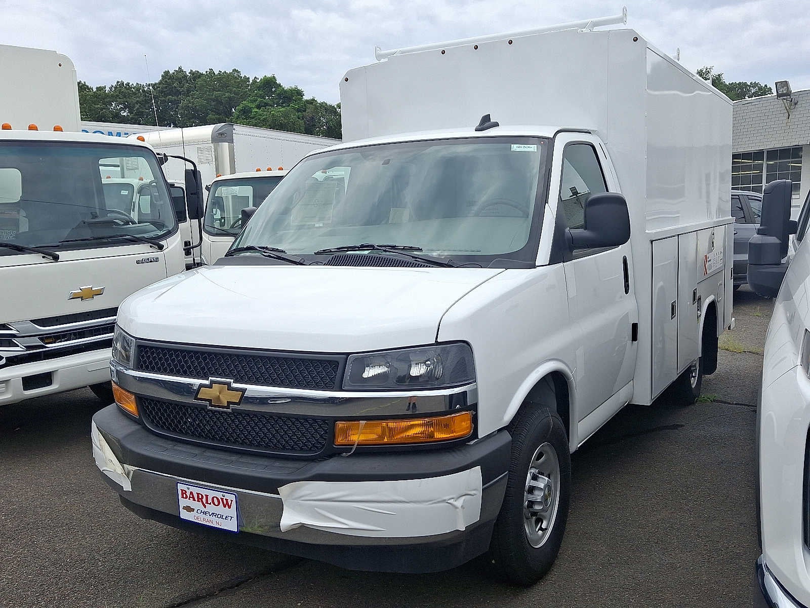 2025 Chevrolet Express Cutaway 3500 1WT