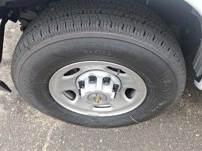 2025 Chevrolet Express Cutaway 3500 1WT