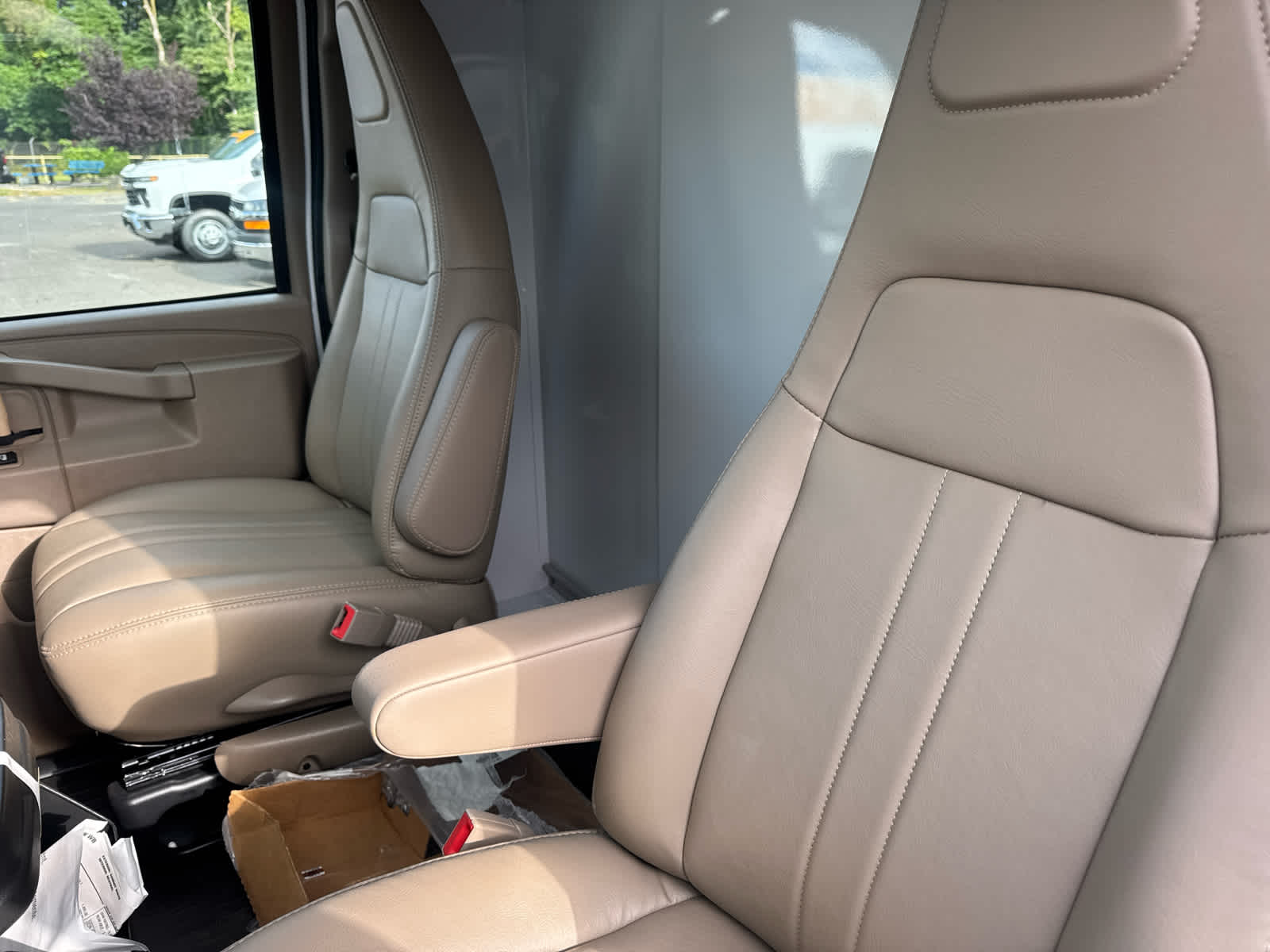 2026 Chevrolet Express Cutaway 3500 1WT