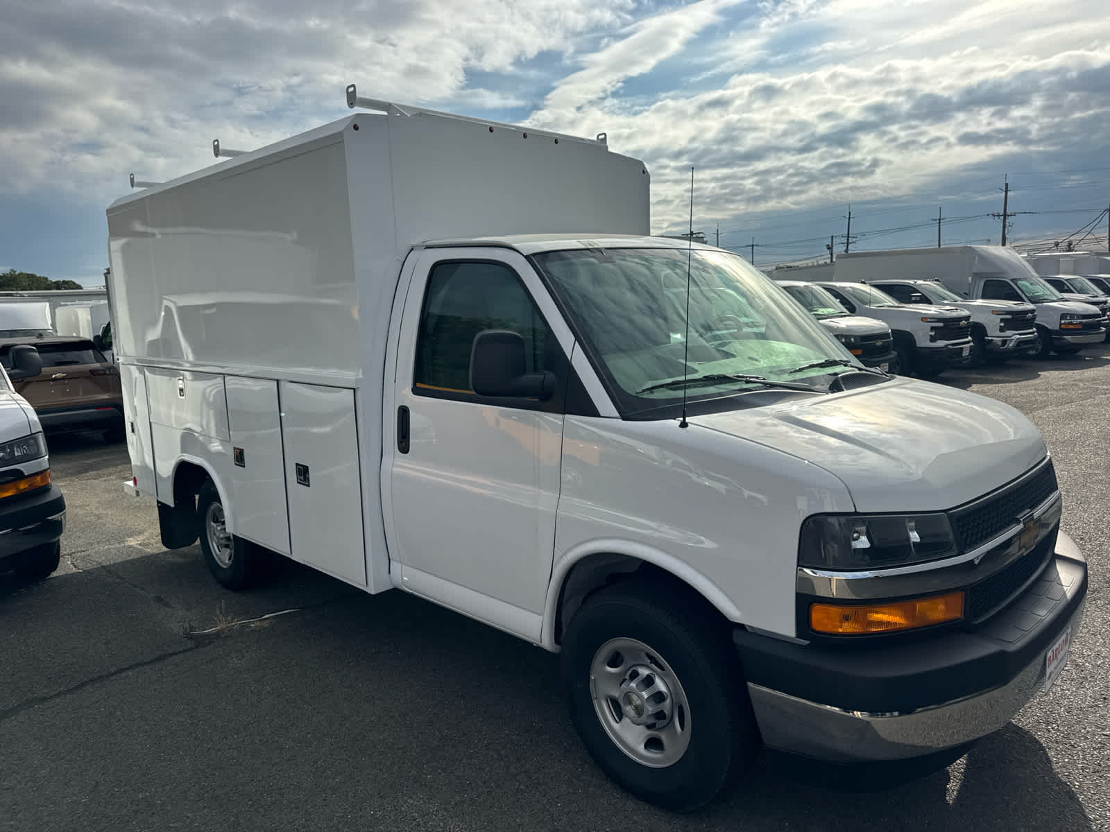 2026 Chevrolet Express Cutaway 3500 1WT