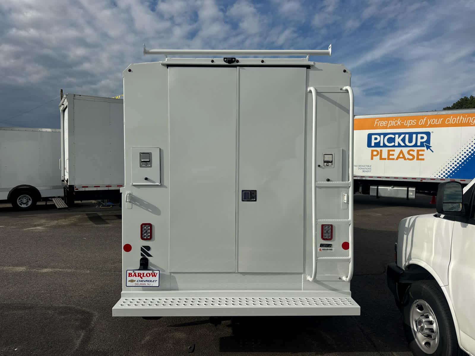 2026 Chevrolet Express Cutaway 3500 1WT