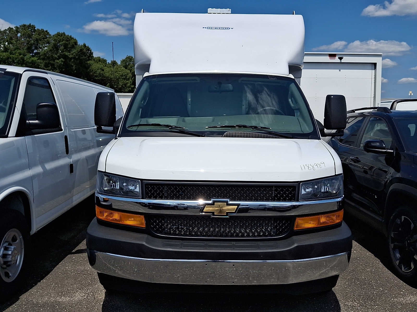2026 Chevrolet Express Cutaway 3500 1WT
