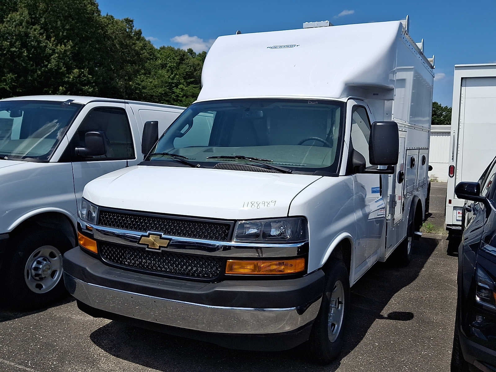 2026 Chevrolet Express Cutaway 3500 1WT