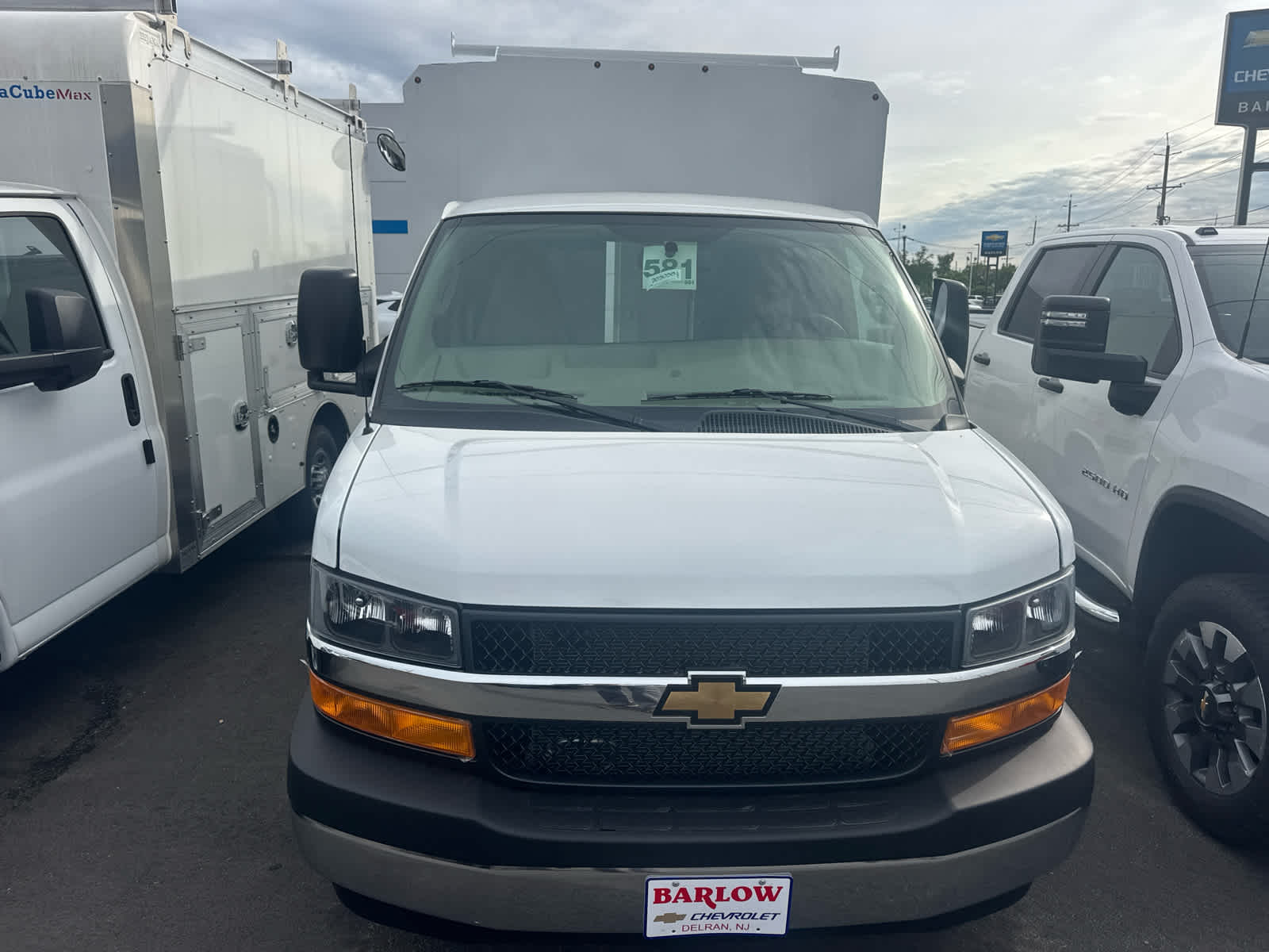 2026 Chevrolet Express Cutaway 3500 1WT