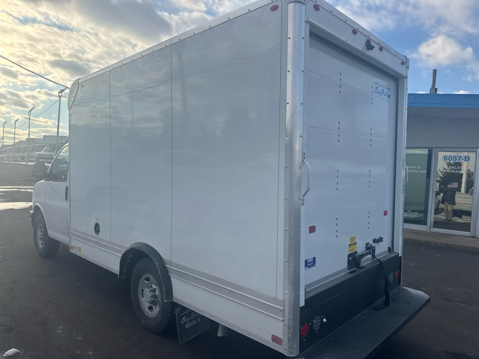 2025 Chevrolet Express Cutaway 3500 1WT