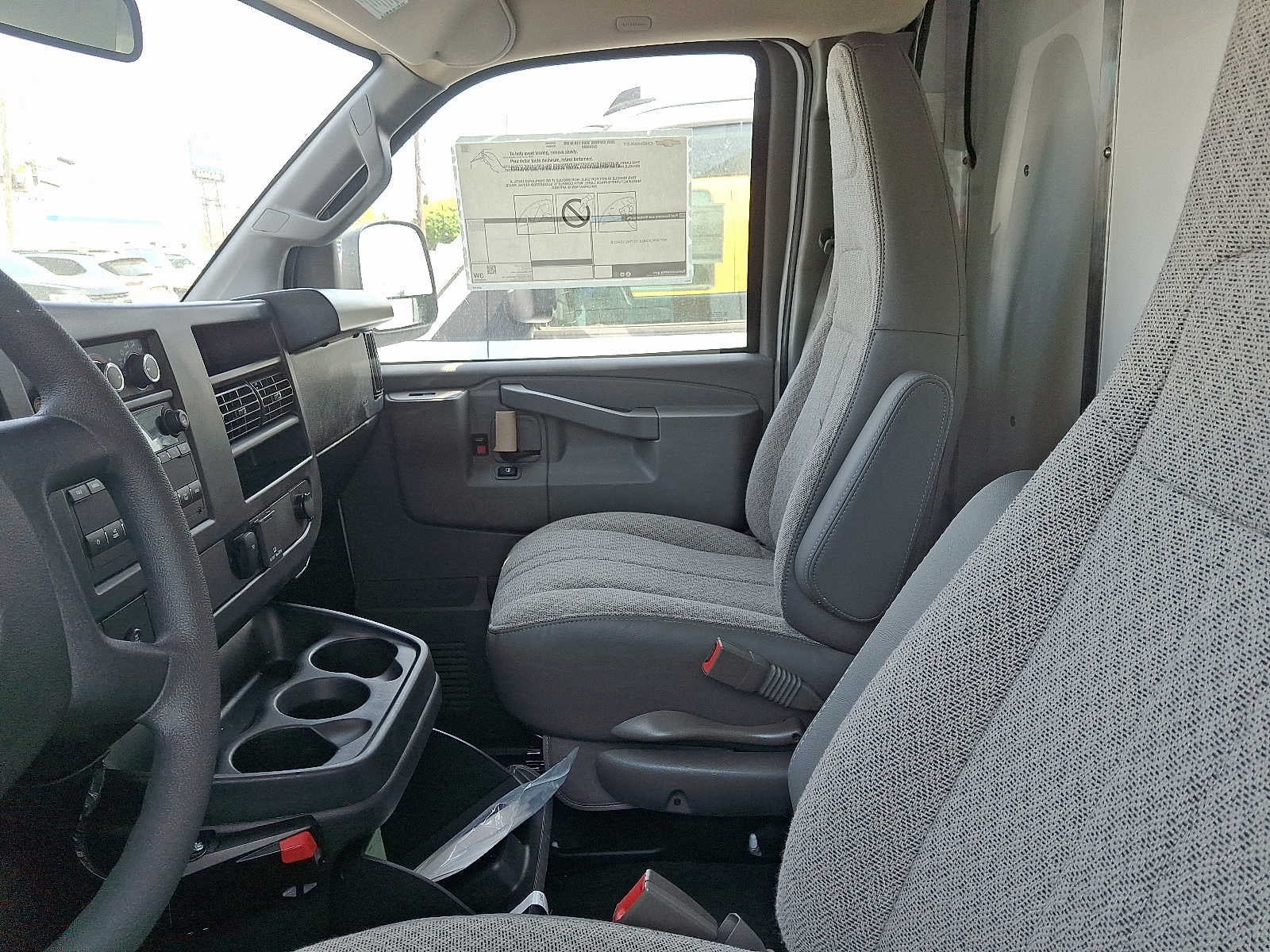 2025 Chevrolet Express Cutaway 3500 1WT