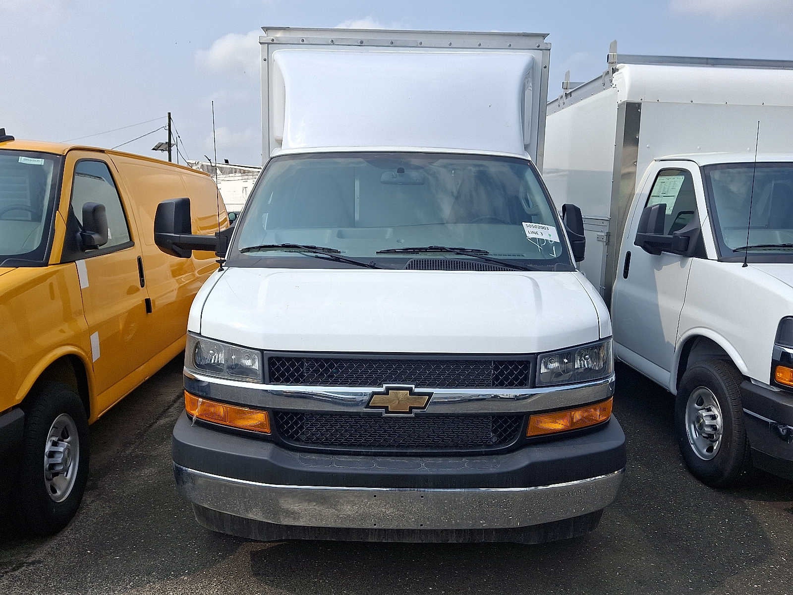 2024 Chevrolet Express Cutaway 3500 1WT