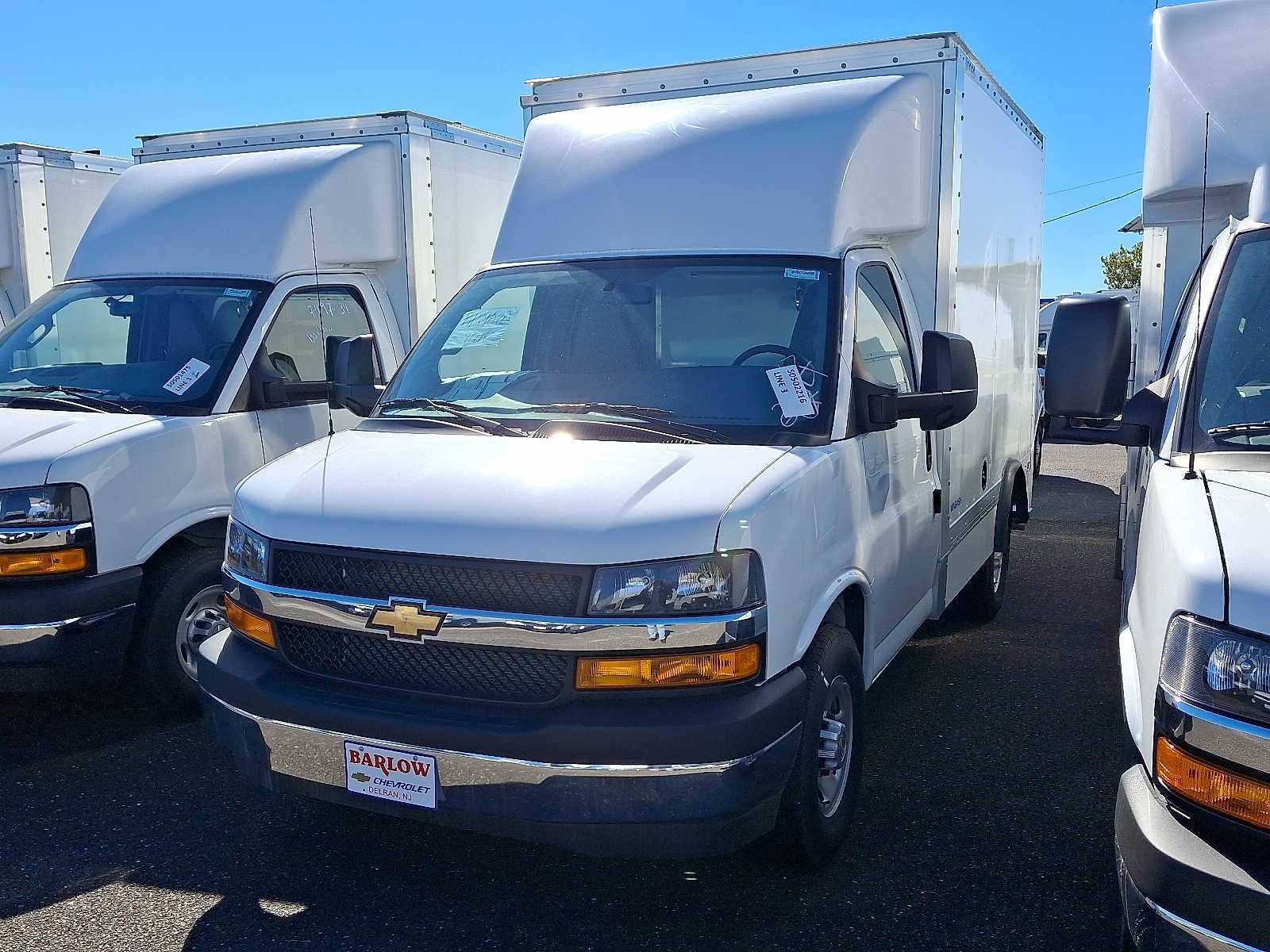 2024 Chevrolet Express Cutaway 3500 1WT