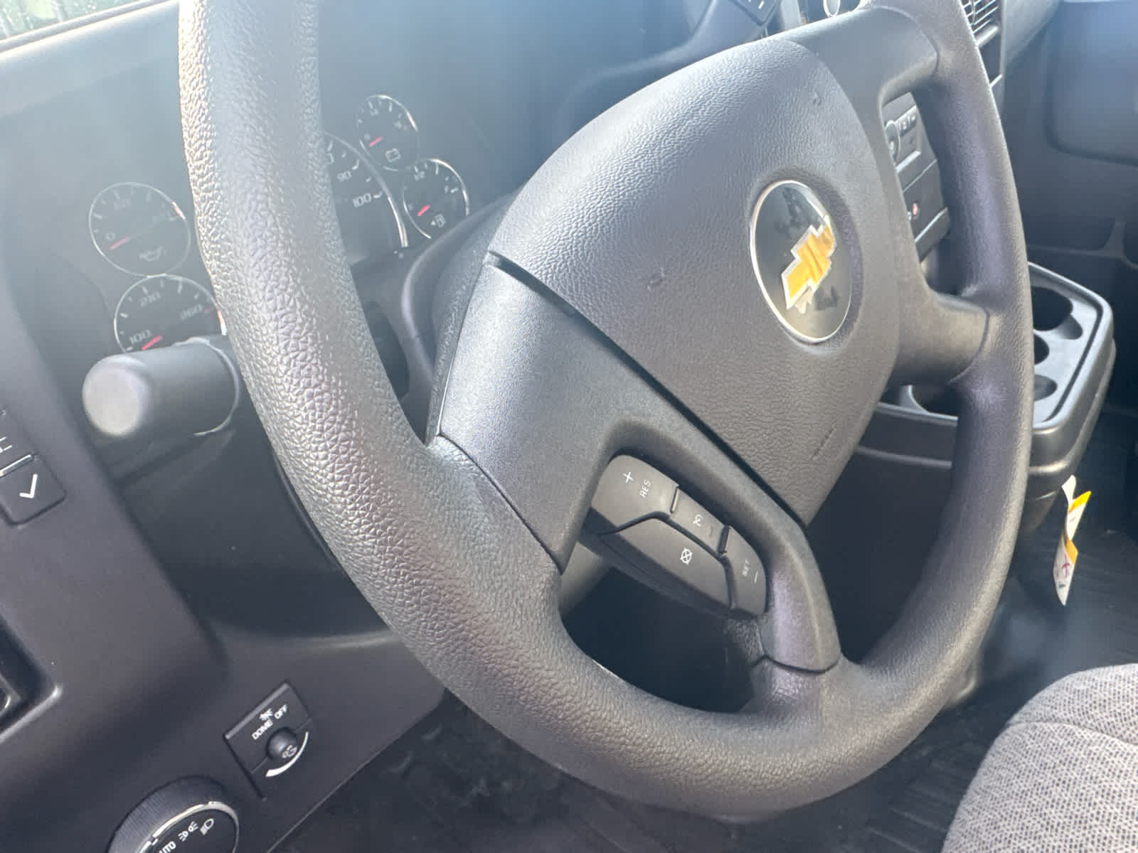 2025 Chevrolet Express Cutaway 3500 1WT