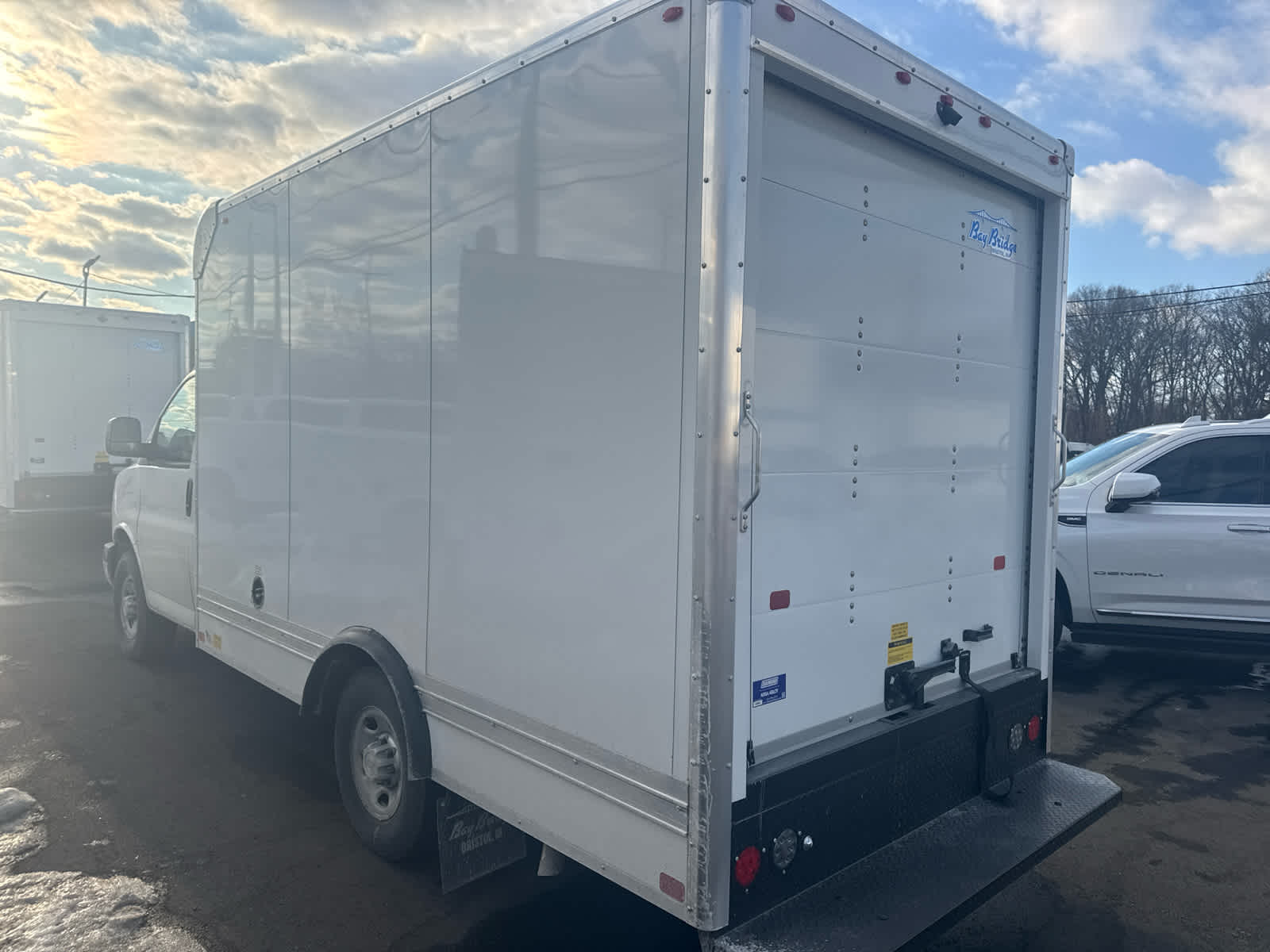 2025 Chevrolet Express Cutaway 3500 1WT