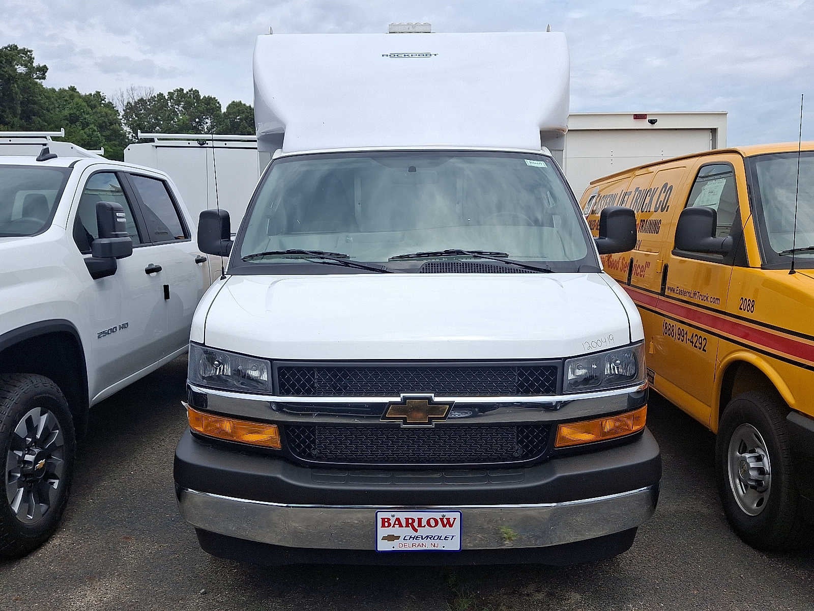 2025 Chevrolet Express Cutaway 3500 1WT