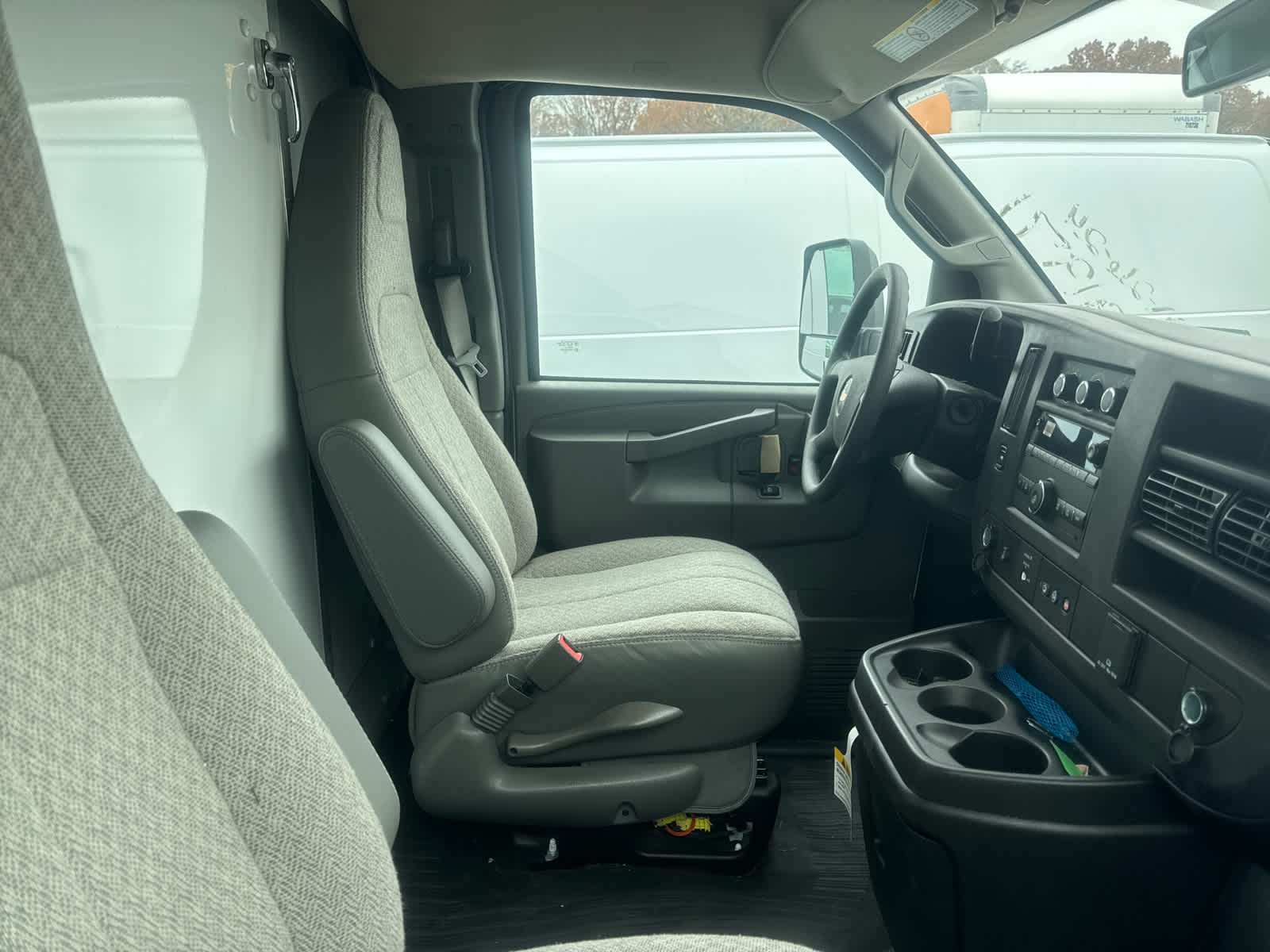 2024 Chevrolet Express Cutaway 3500 1WT