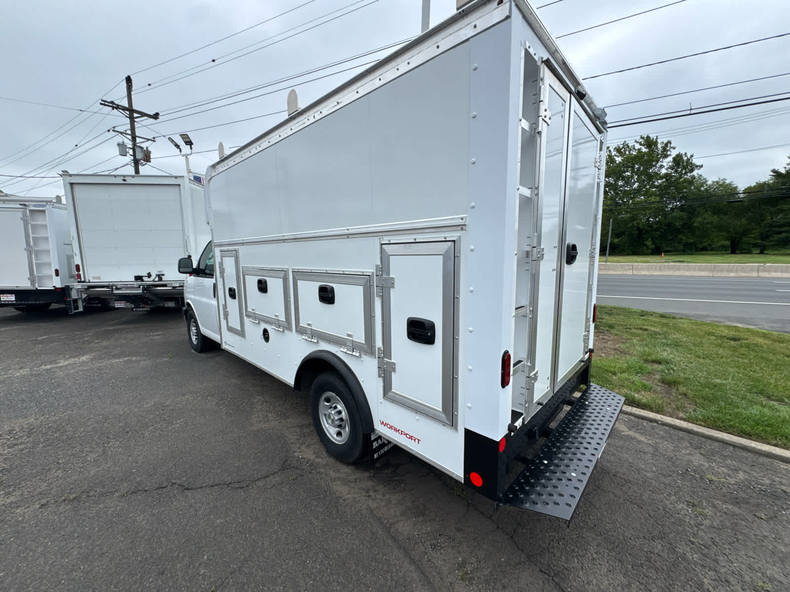2026 Chevrolet Express Cutaway 3500 1WT
