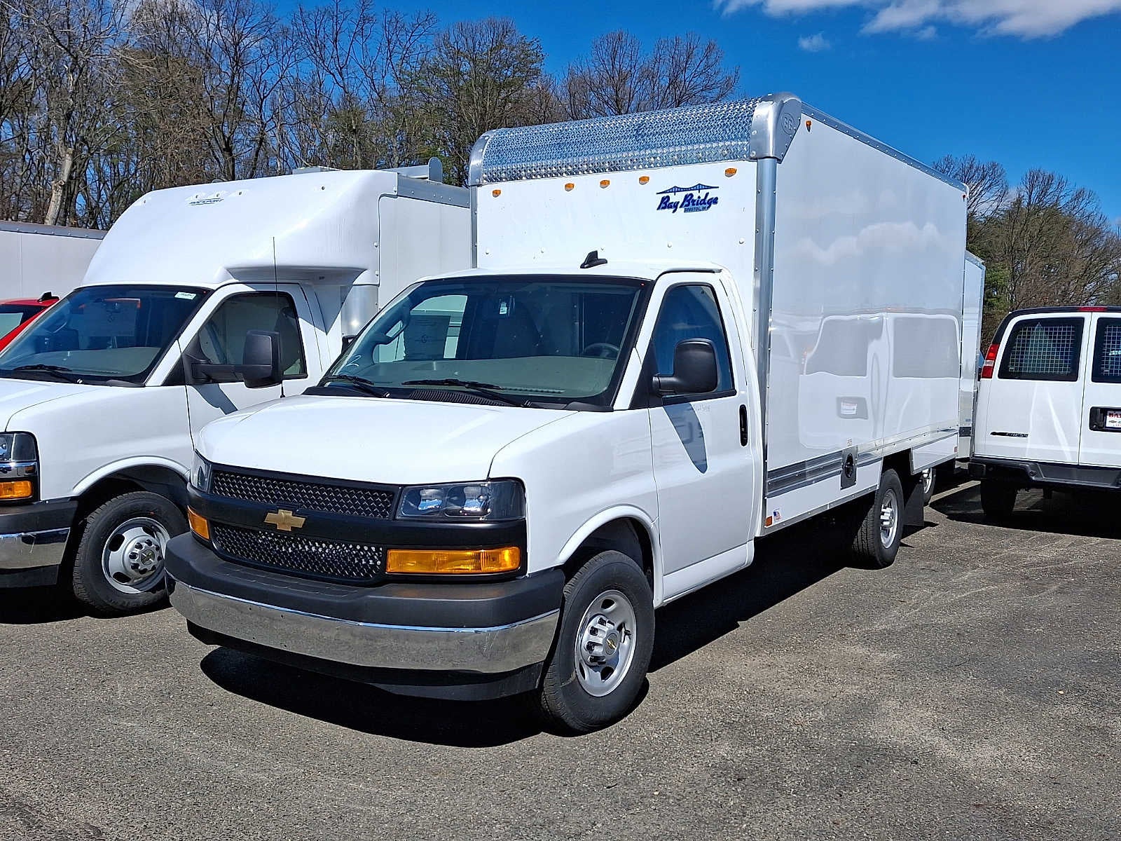 2025 Chevrolet Express Cutaway 3500 1WT