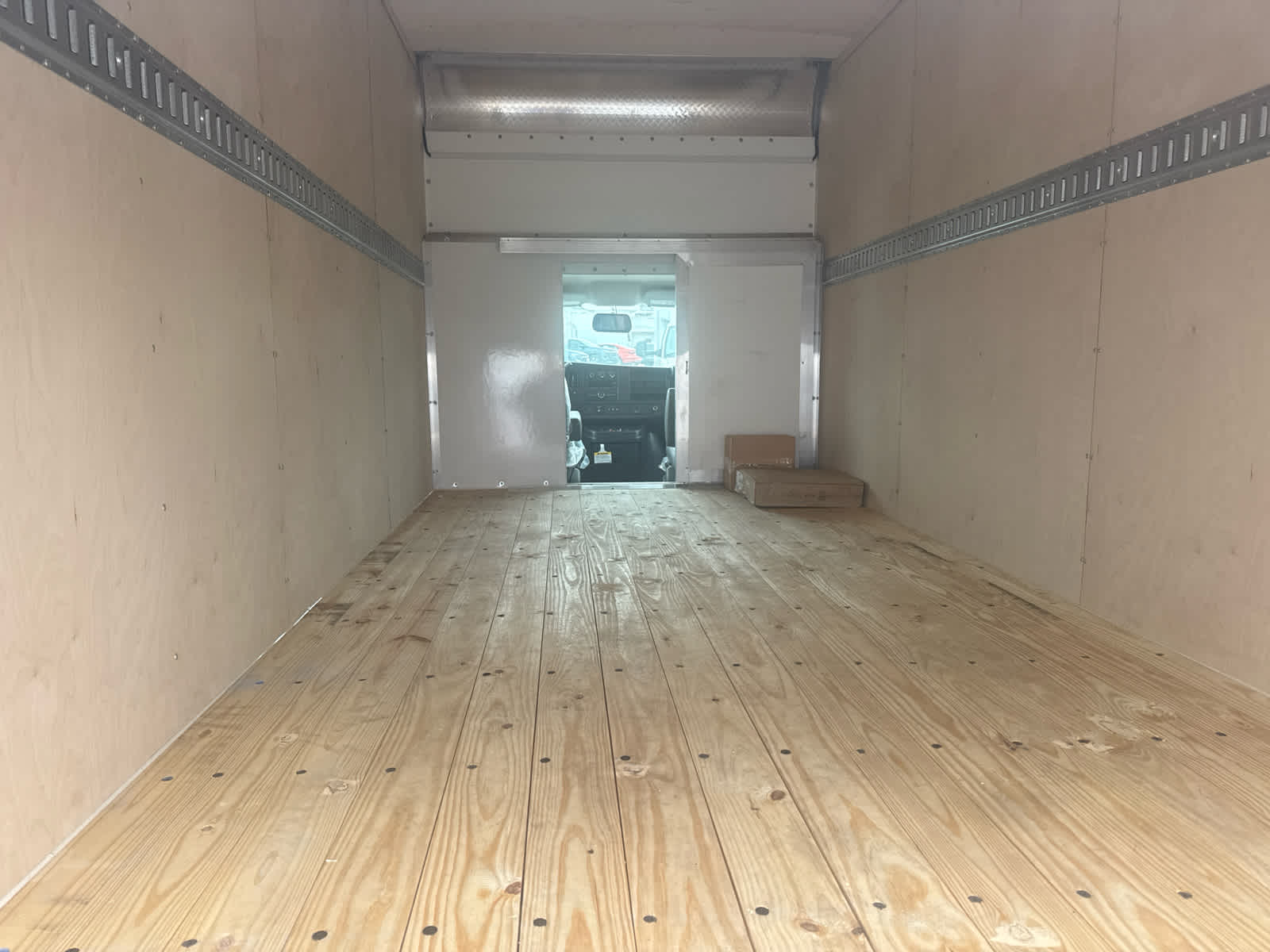 2025 Chevrolet Express Cutaway 3500 1WT