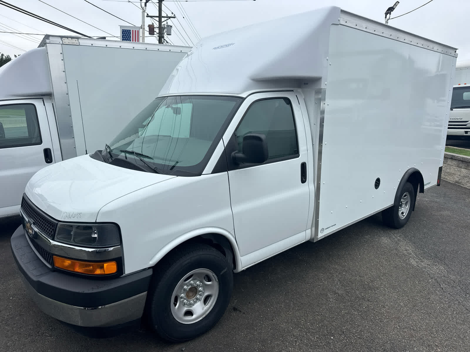 2026 Chevrolet Express Cutaway 3500 1WT