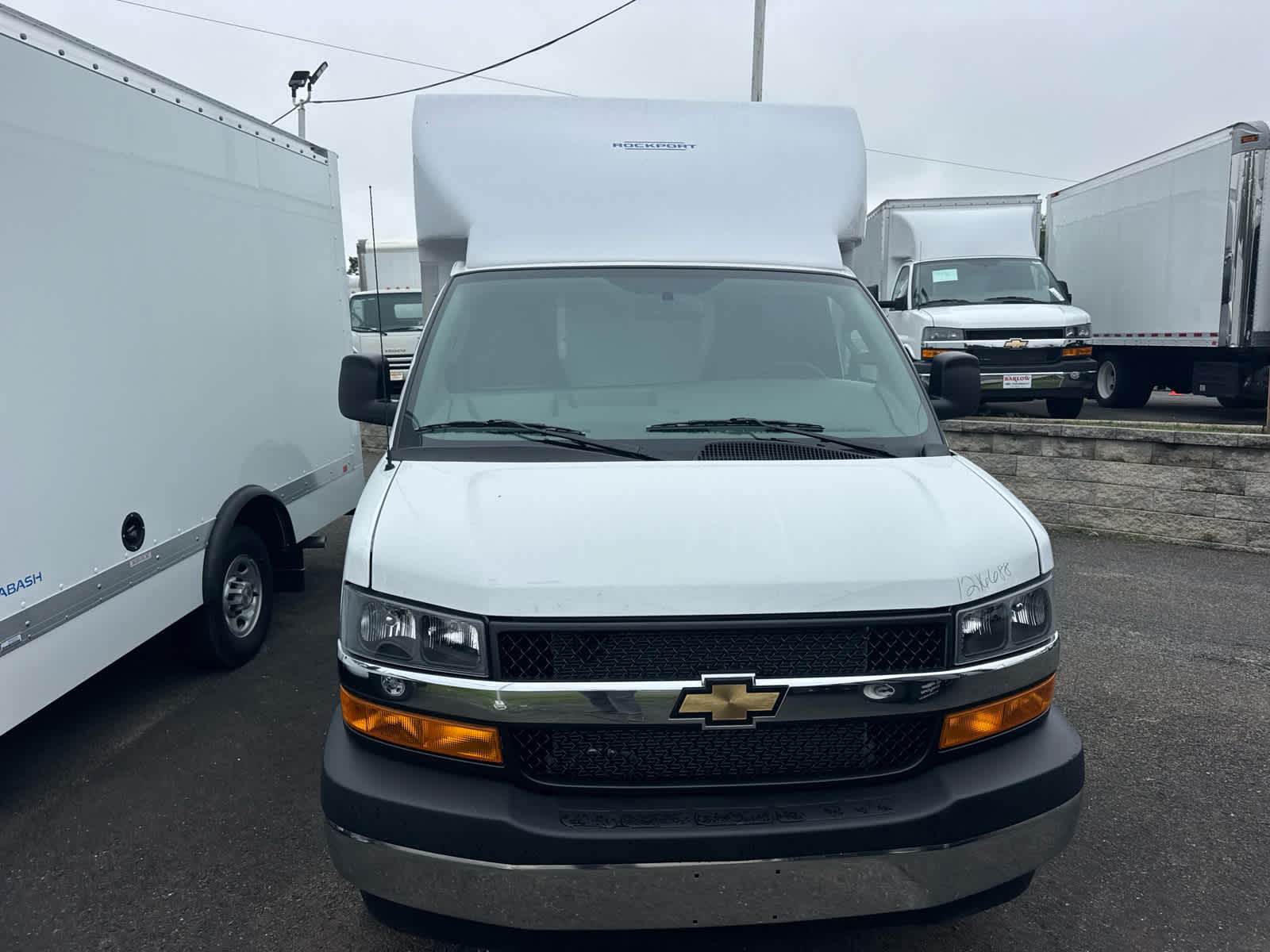 2026 Chevrolet Express Cutaway 3500 1WT