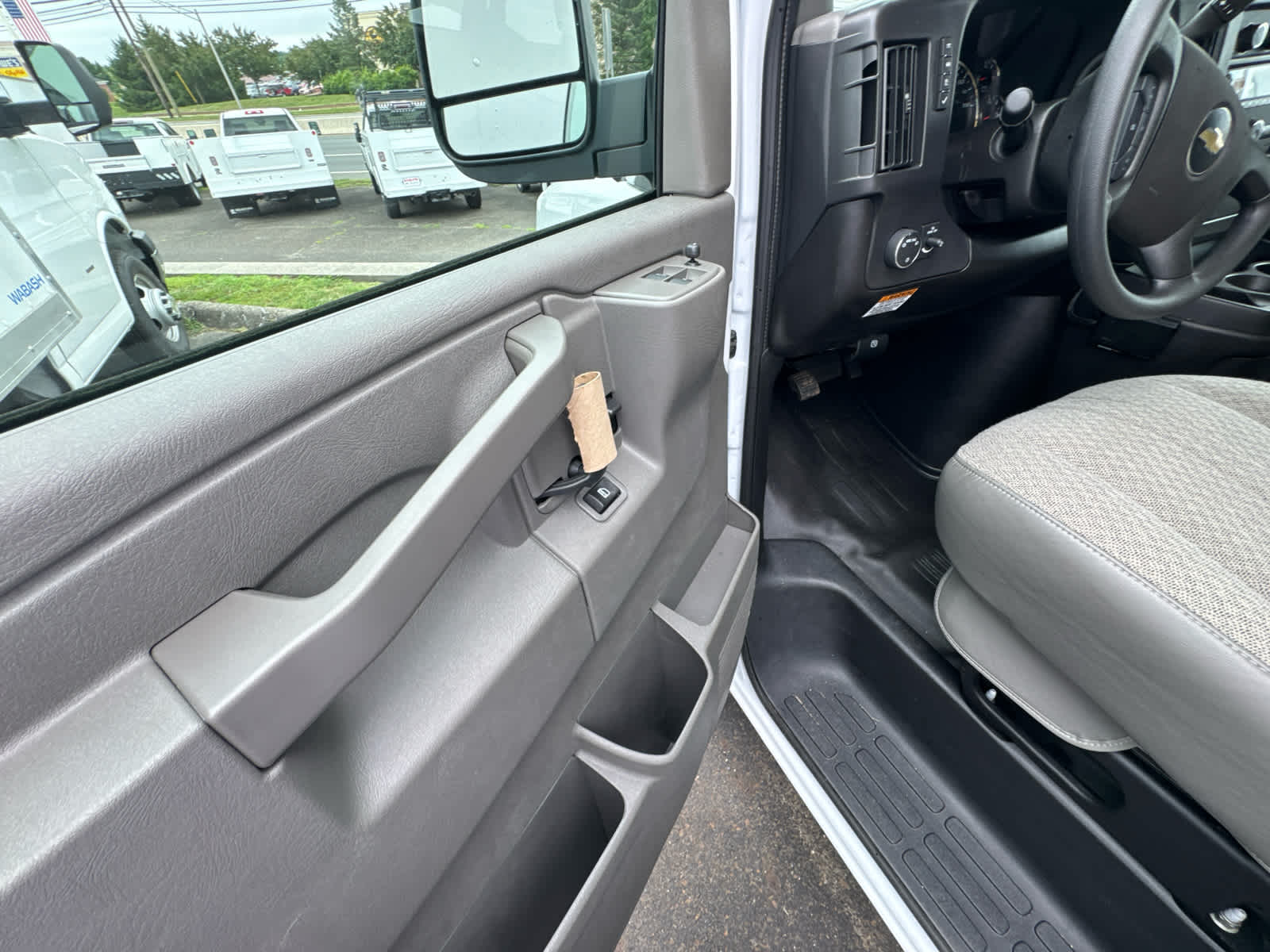 2026 Chevrolet Express Cutaway 3500 1WT