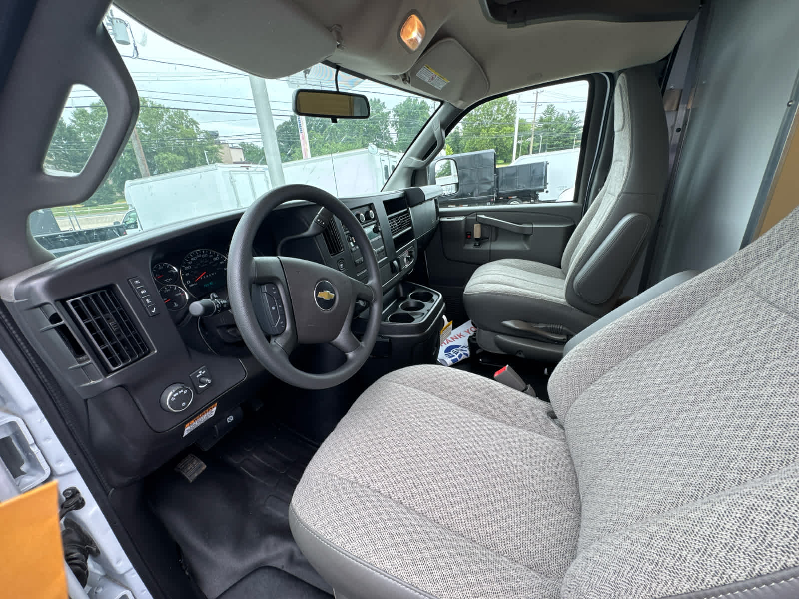 2026 Chevrolet Express Cutaway 3500 1WT