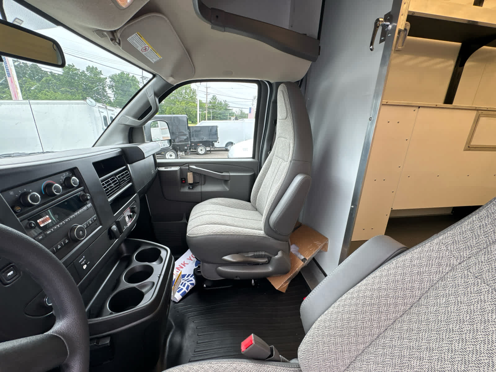 2026 Chevrolet Express Cutaway 3500 1WT