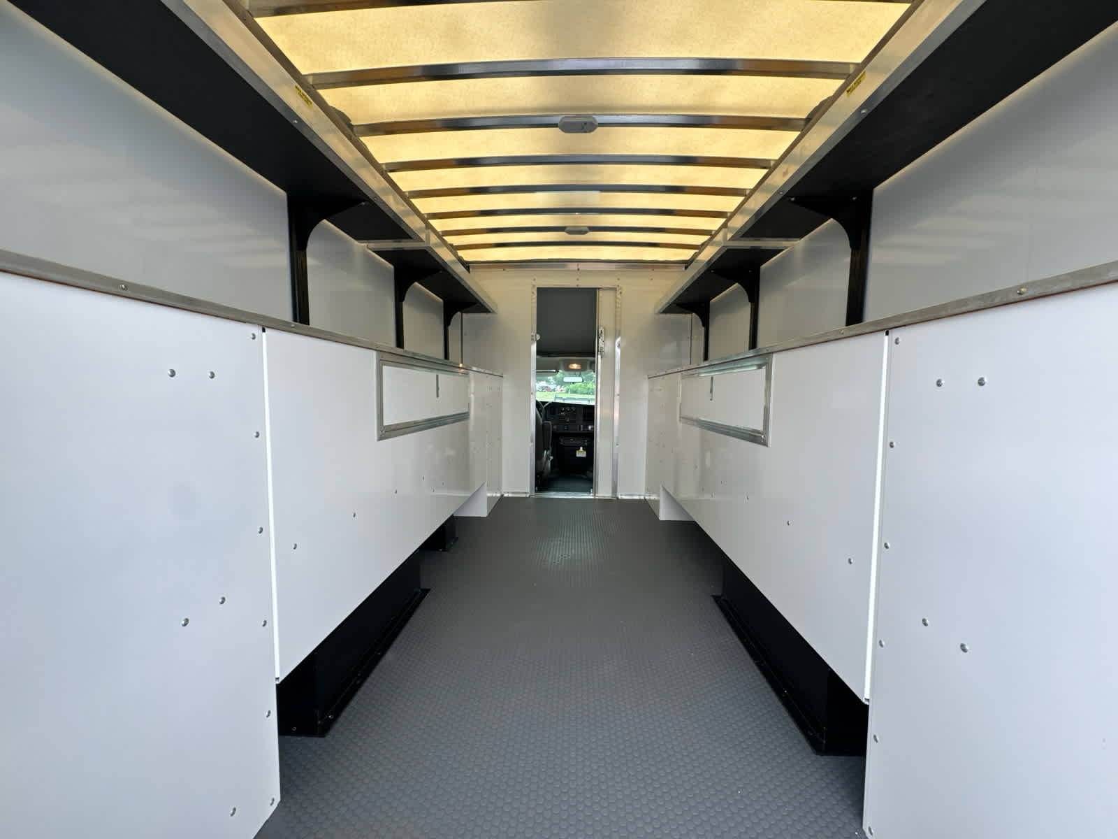 2026 Chevrolet Express Cutaway 3500 1WT