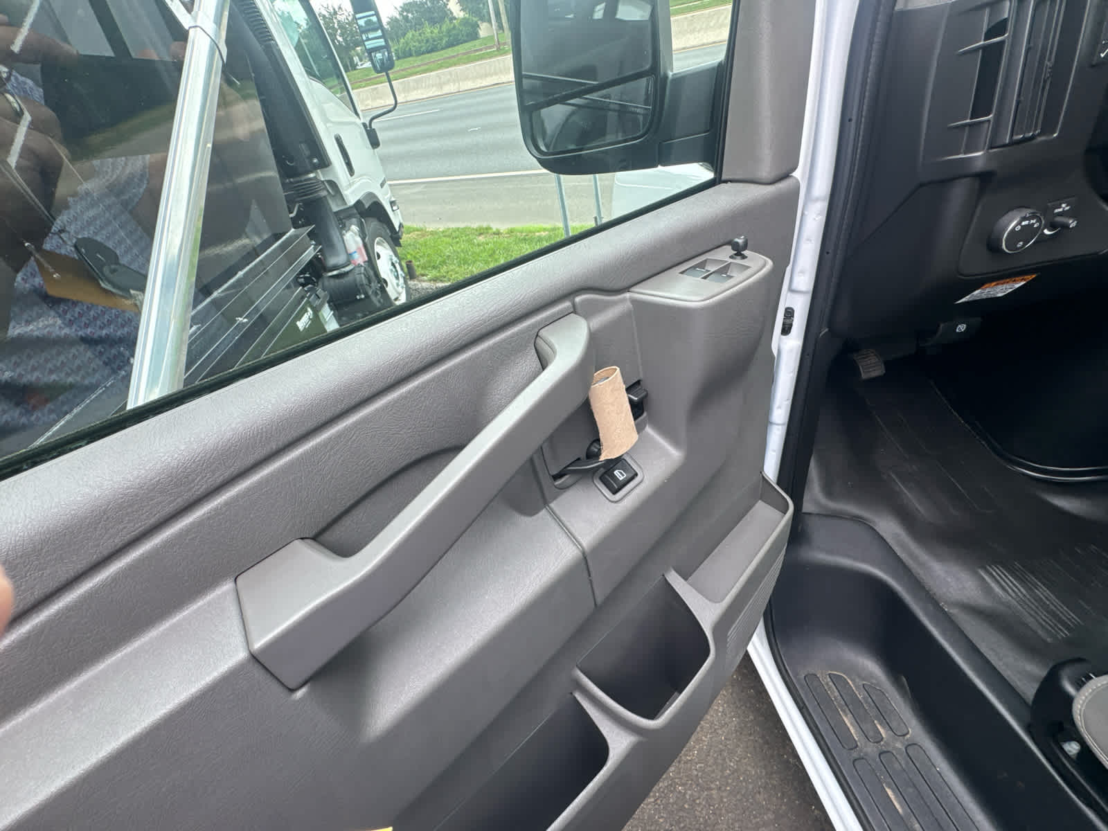 2026 Chevrolet Express Cutaway 3500 1WT