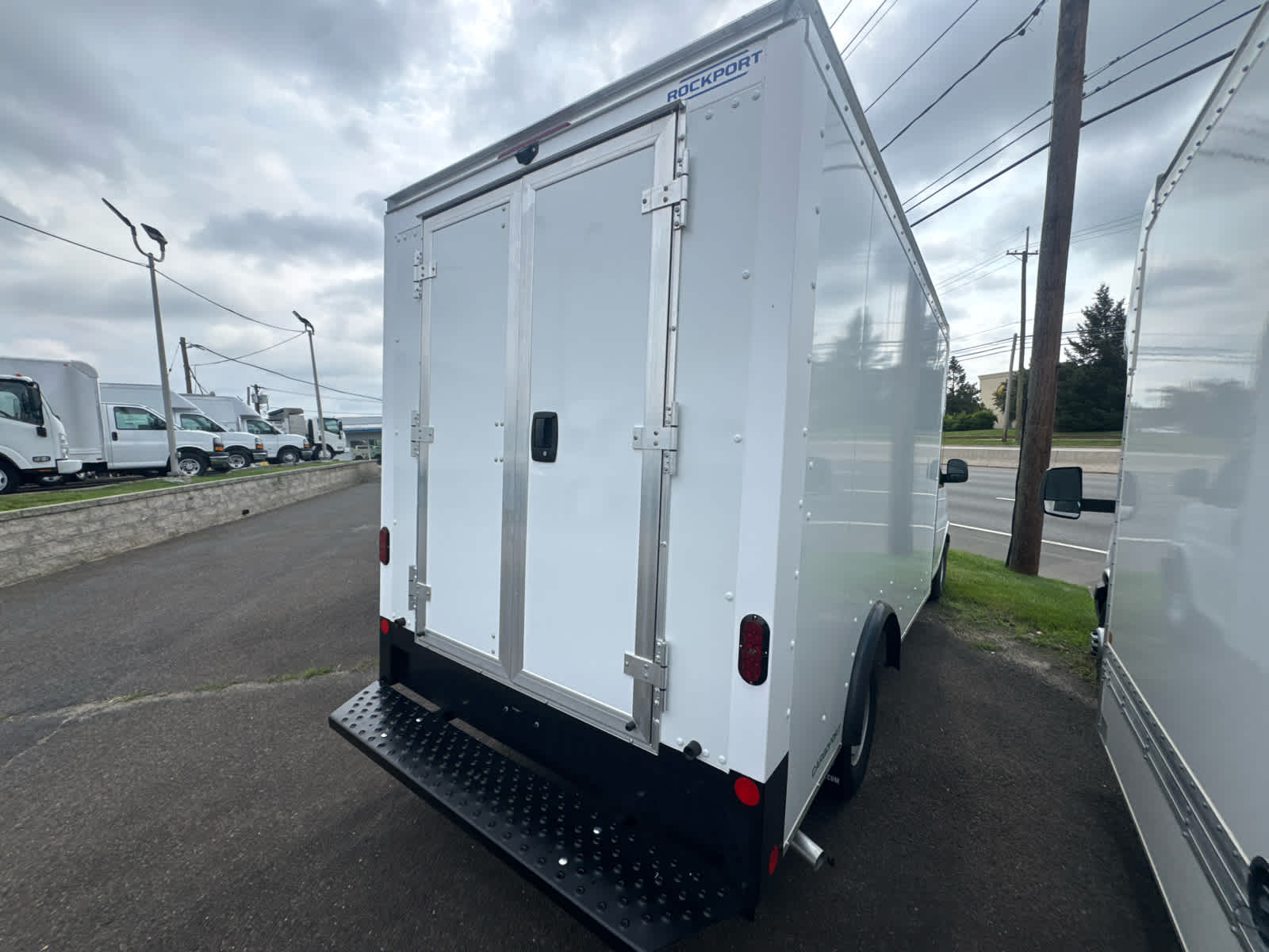 2026 Chevrolet Express Cutaway 3500 1WT
