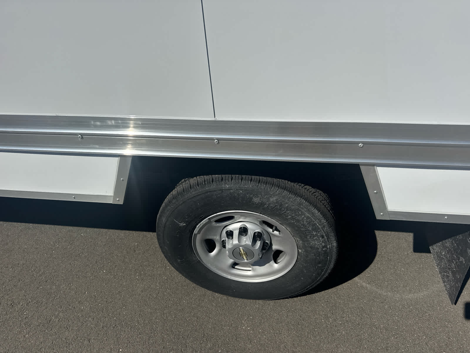 2025 Chevrolet Express Cutaway 3500 1WT