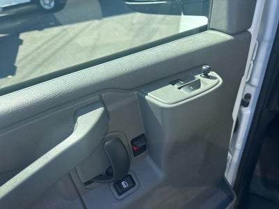 2025 Chevrolet Express Cutaway 3500 1WT