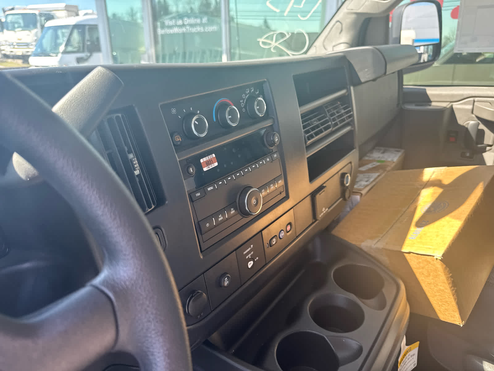 2025 Chevrolet Express Cutaway 3500 1WT