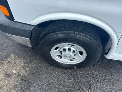 2025 Chevrolet Express Cutaway 3500 1WT