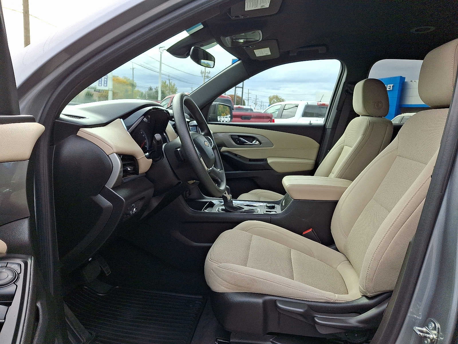 2023 Chevrolet Traverse LS