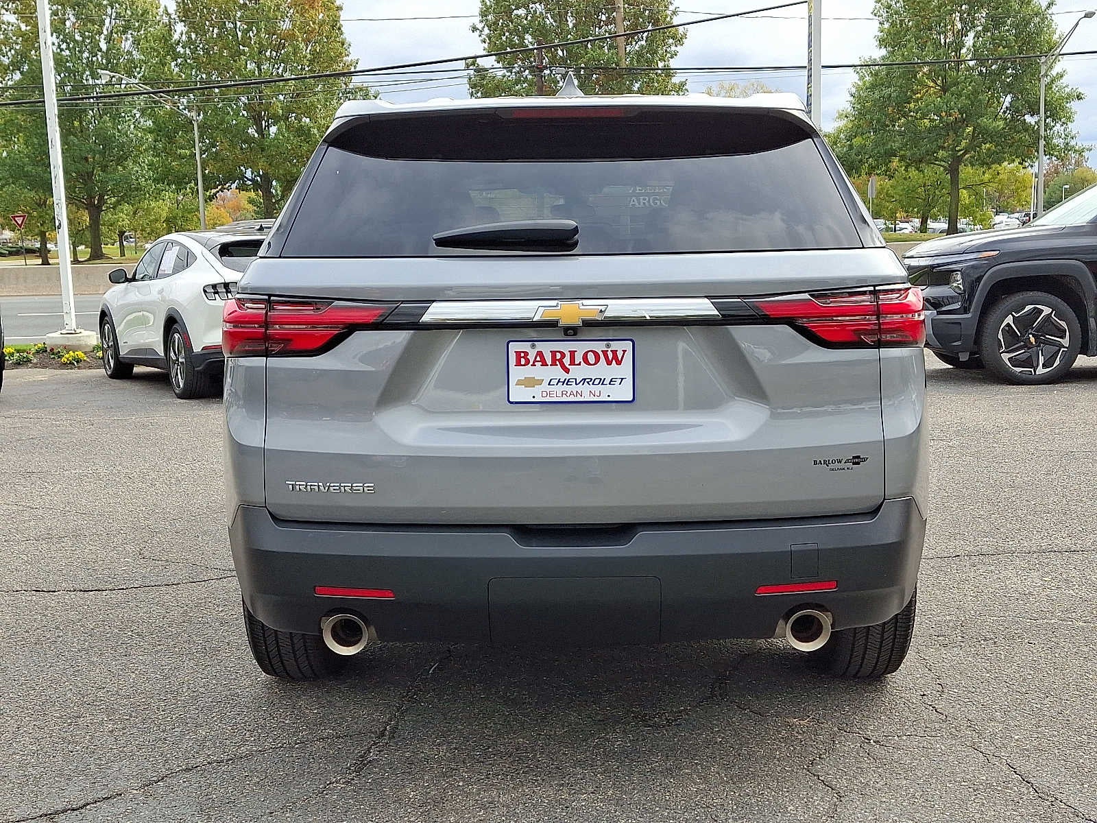 2023 Chevrolet Traverse LS
