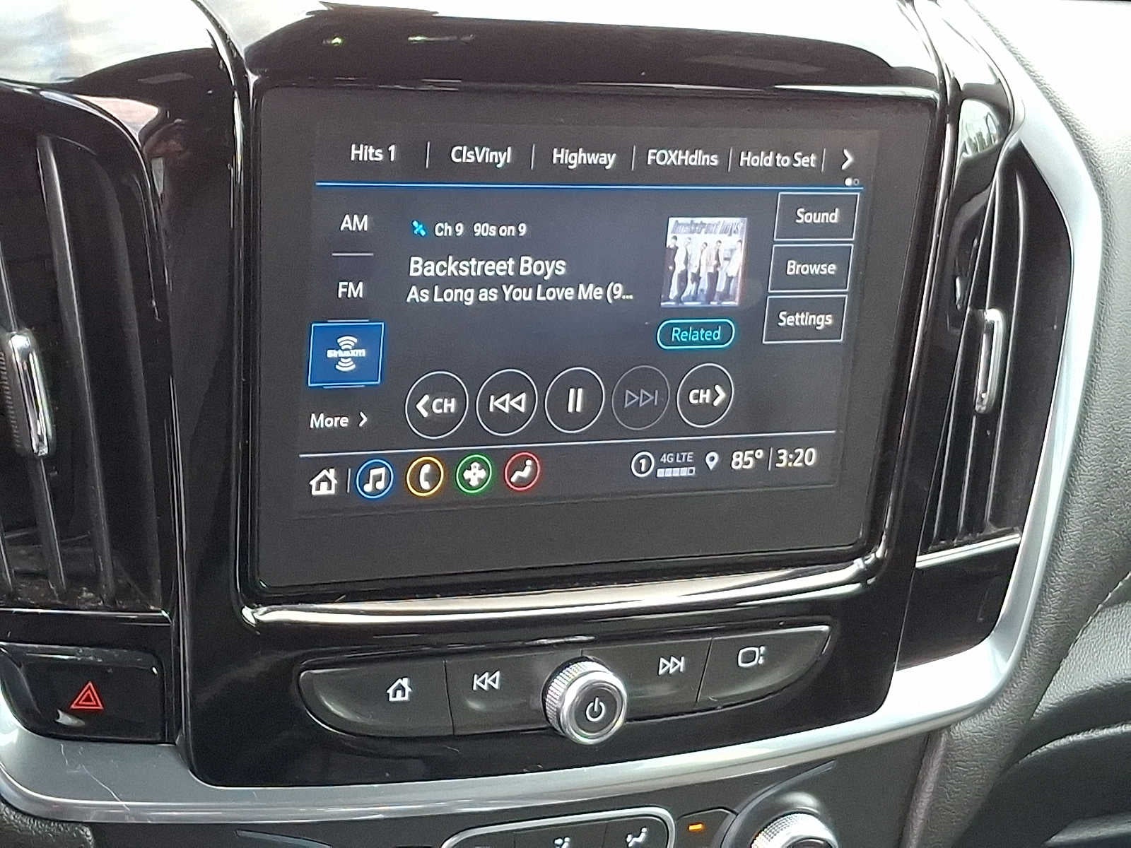 2022 Chevrolet Traverse LT Cloth