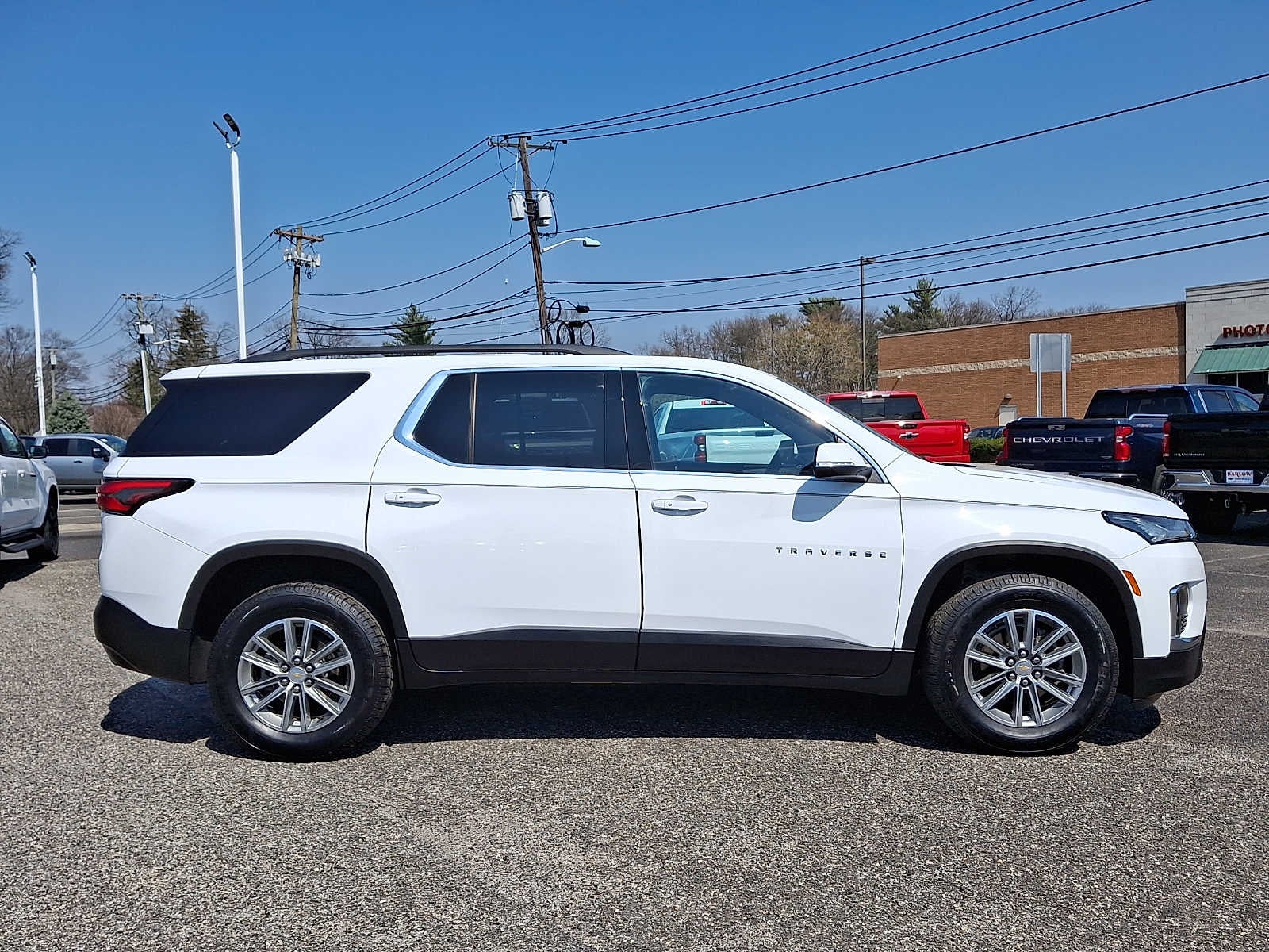 2023 Chevrolet Traverse LT Cloth