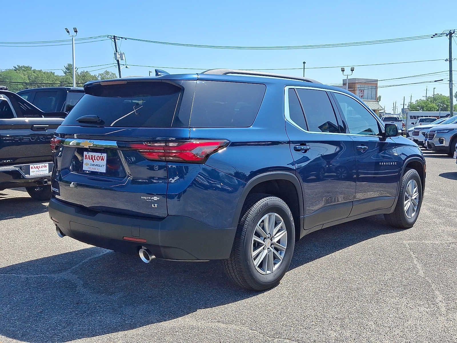 2023 Chevrolet Traverse LT Cloth