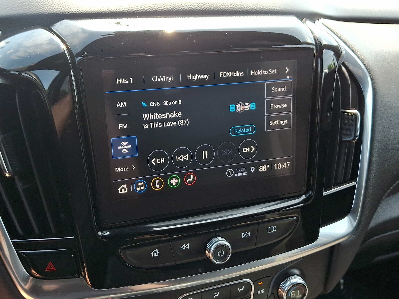 2023 Chevrolet Traverse LT Cloth
