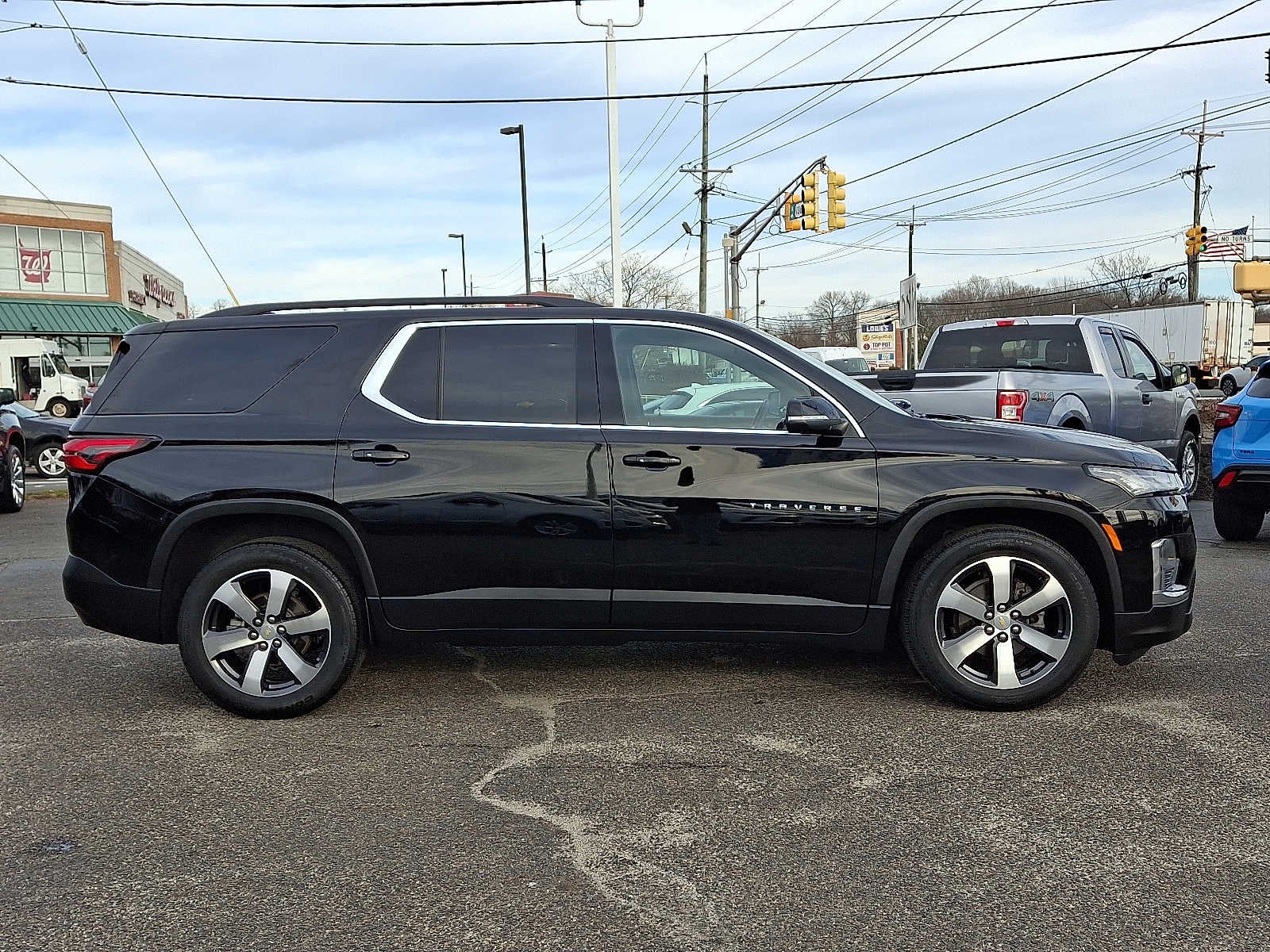 2023 Chevrolet Traverse LT Leather