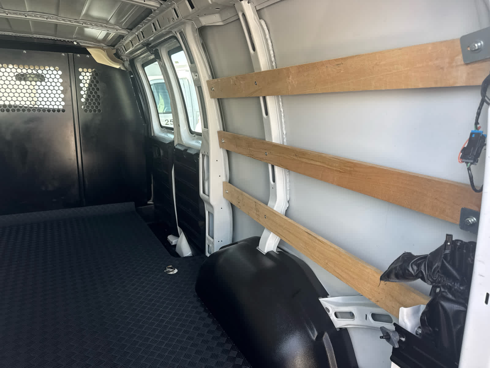 2024 GMC Savana Cargo 2500 Work Van