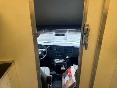 2025 Chevrolet Express Cutaway 3500 1WT