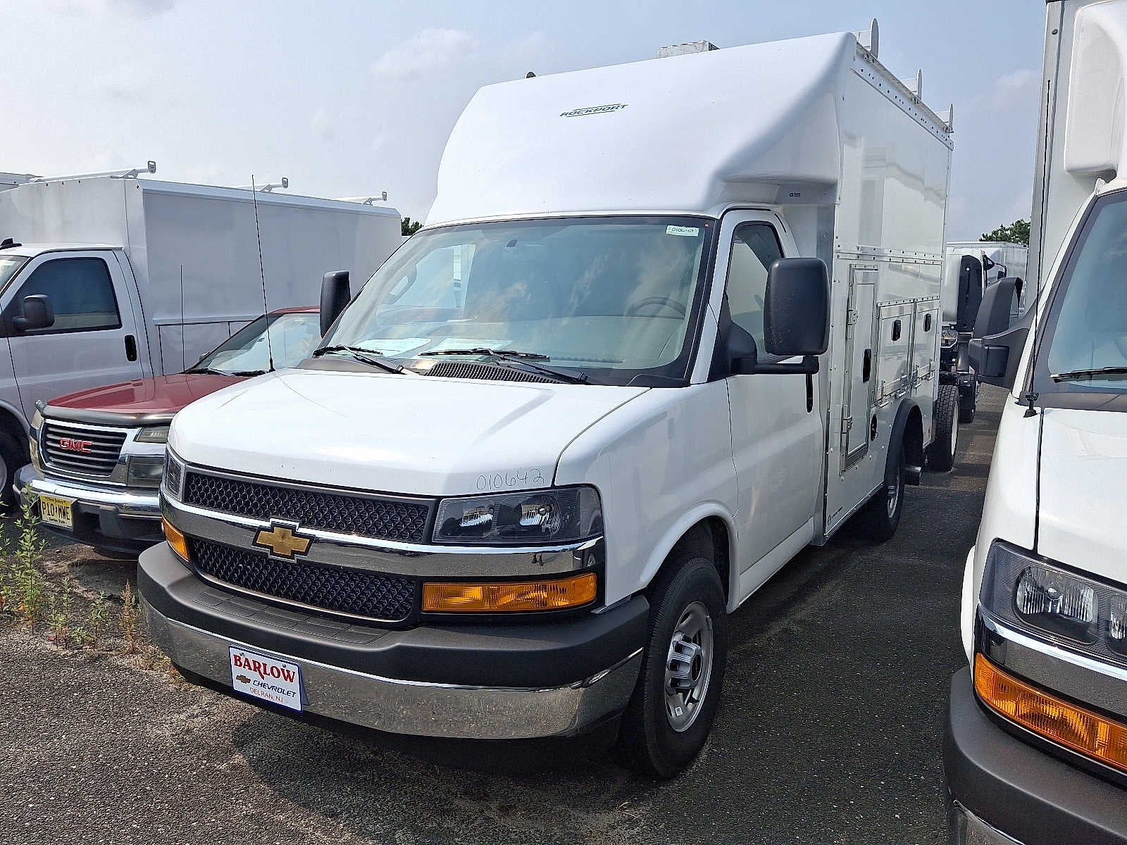 2025 Chevrolet Express Cutaway 3500 1WT