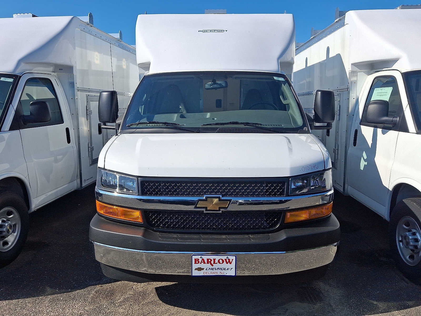 2025 Chevrolet Express Cutaway 3500 1WT