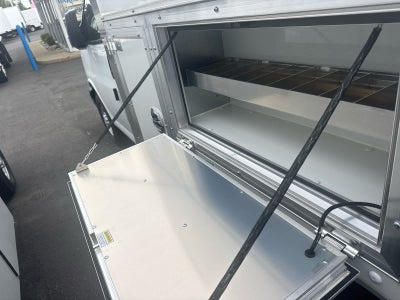 2025 Chevrolet Express Cutaway 3500 1WT