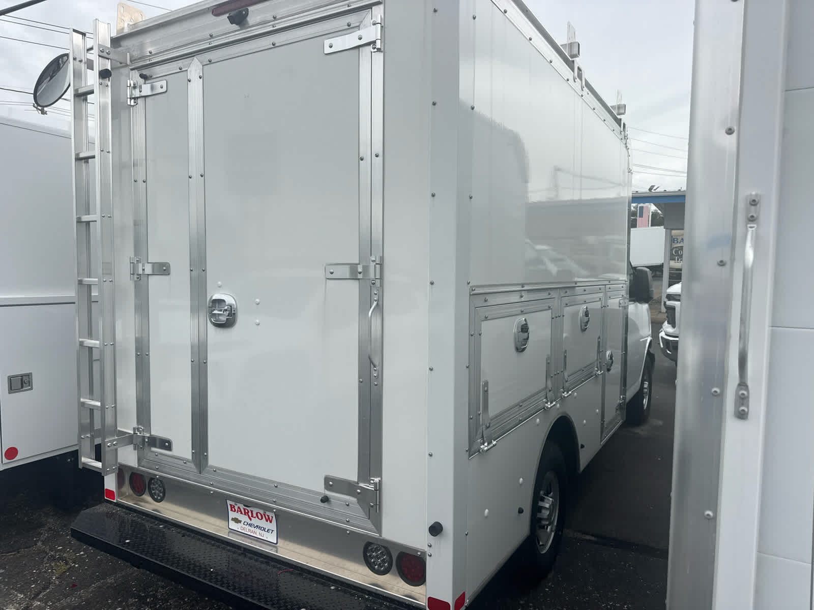 2025 Chevrolet Express Cutaway 3500 1WT