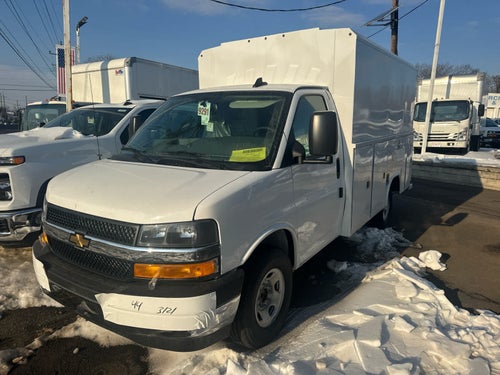 2026 Chevrolet Express Cutaway 3500 1WT