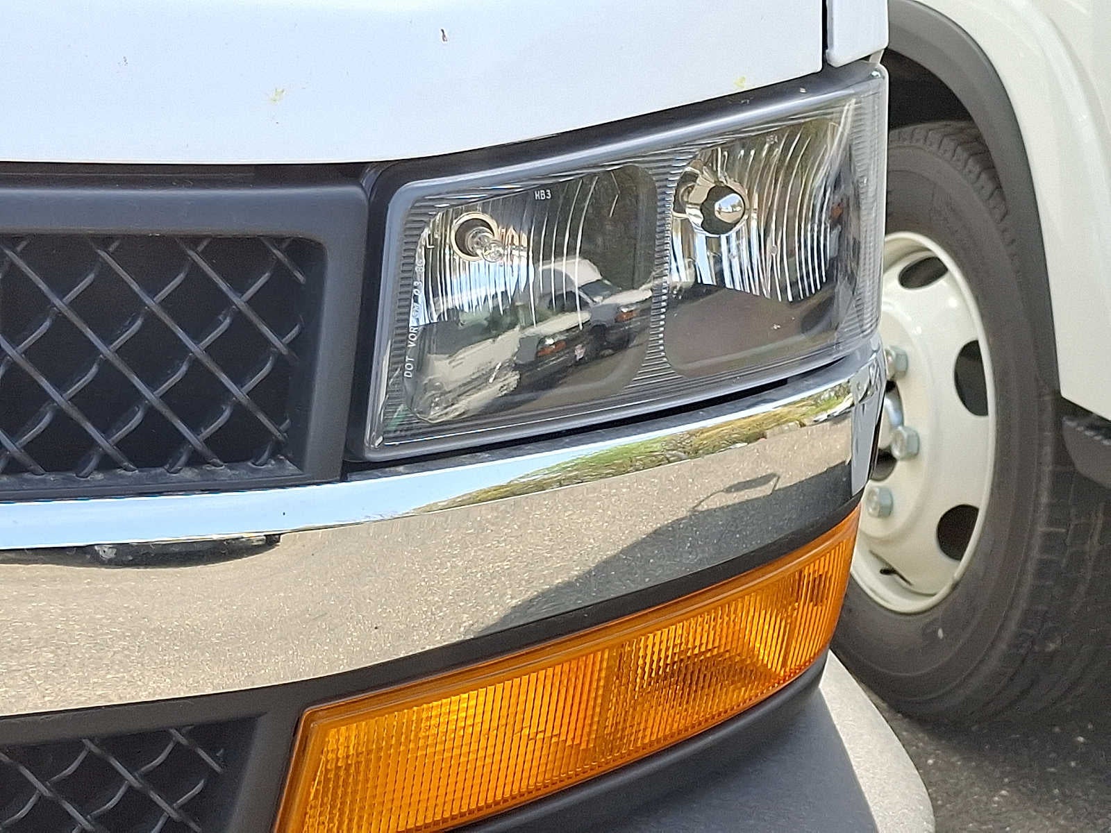 2025 Chevrolet Express Cutaway 3500 1WT