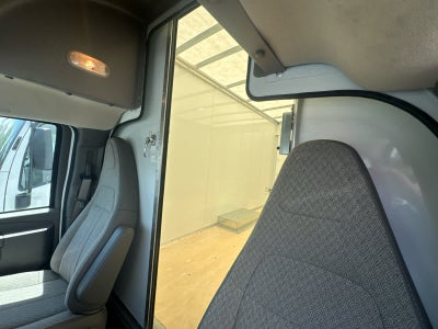 2025 Chevrolet Express Cutaway 3500 1WT