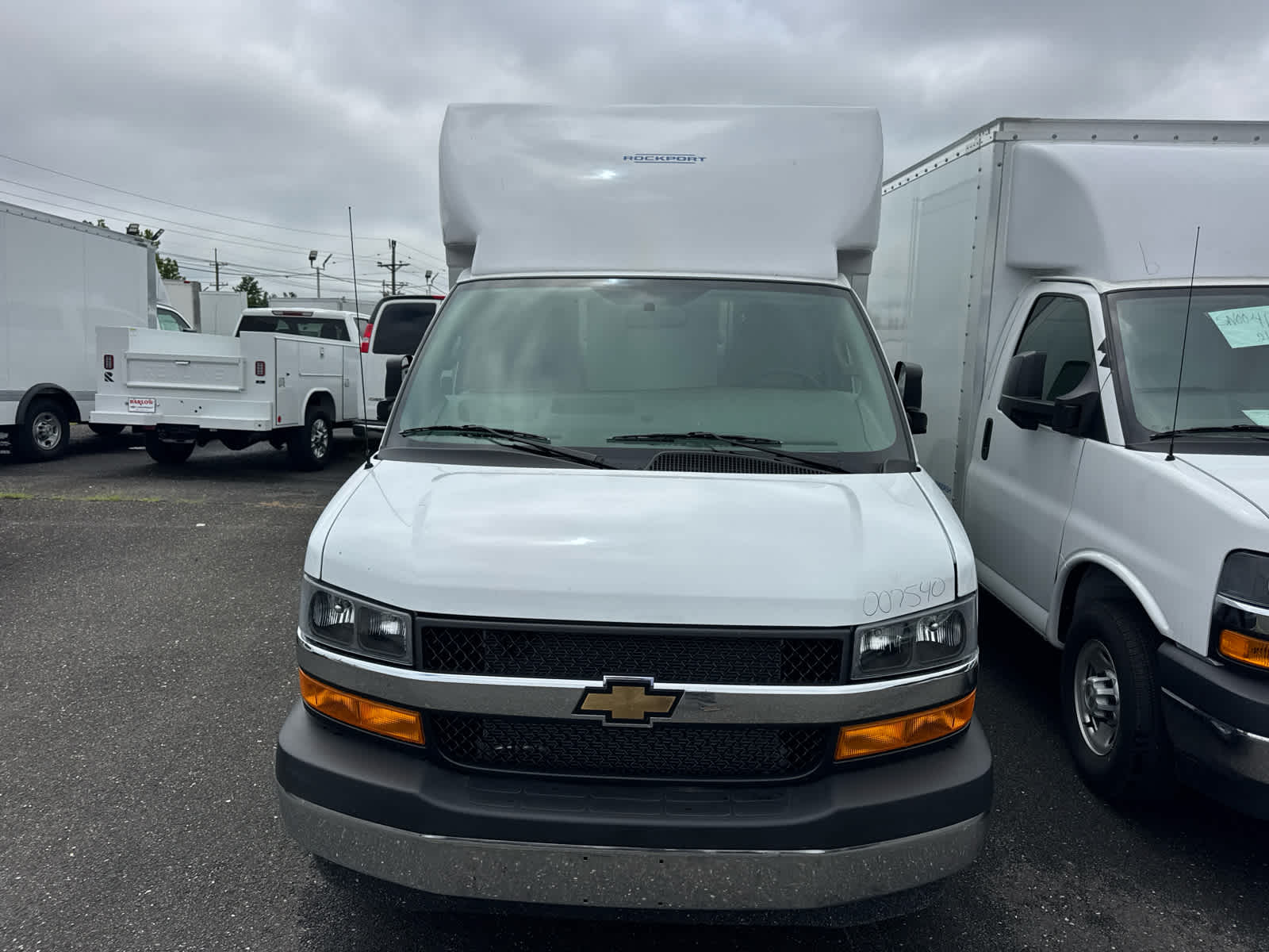 2026 Chevrolet Express Cutaway 3500 1WT