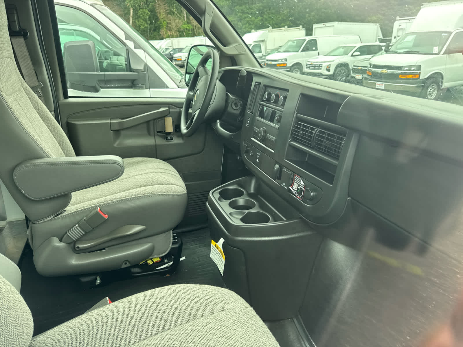 2026 Chevrolet Express Cutaway 3500 1WT